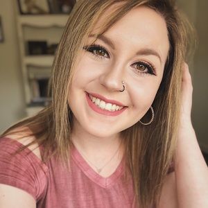 Meet your Posher, Abbi